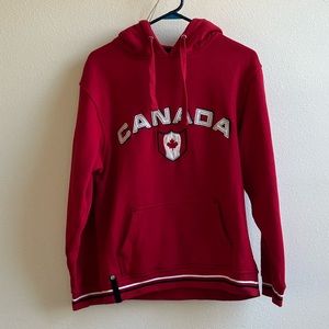 Women’s NWOT Canada sweatshirt in adult small.